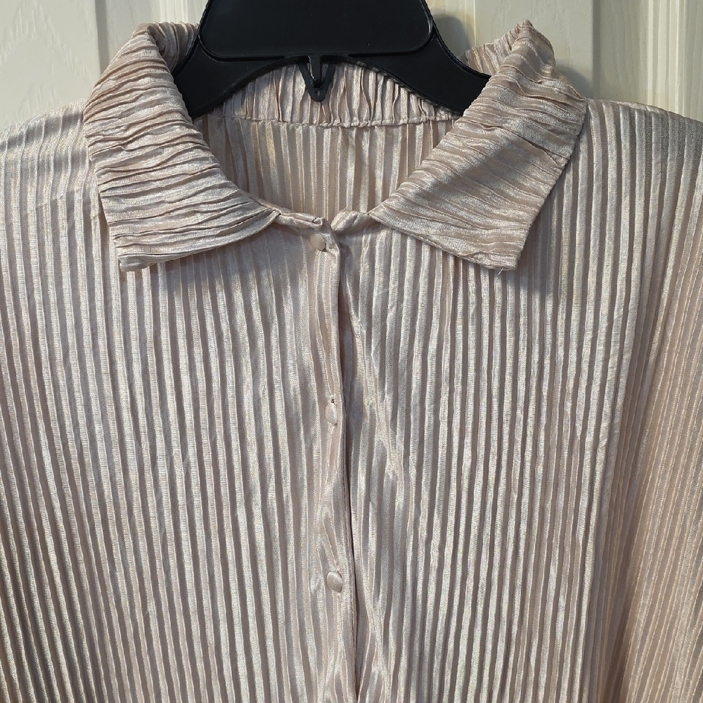 Elegant Cream Women's Top - Picture 2 of 2